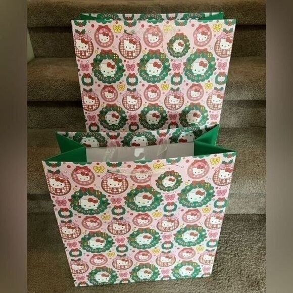 Hello Kitty Happy Holiday's Pink Wrapping Paper Set - Picture 4 of 7